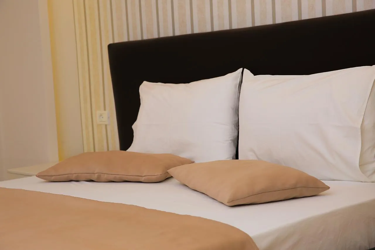 Hotel Kristal Korce 3*,  Albania